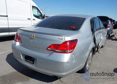 2005 Toyota Avalon Xls z USA, uszkodzony, nr VIN 4T1BK36B65U019242